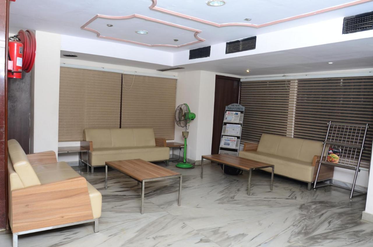 Hotel Jaya Residency à Kākināda Extérieur photo